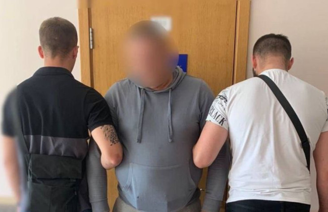 Систематично ґвалтував рідну доньку: на Київщині затримали чоловіка