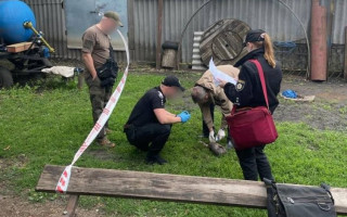 Народила двійню та покинула у господарській будівлі: на Сумщині розслідують загибель немовлят