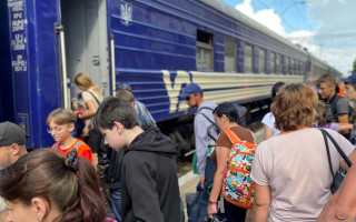 Евакуація із зон підтоплення через теракт на Каховській ГЕС є безкоштовною: що відомо