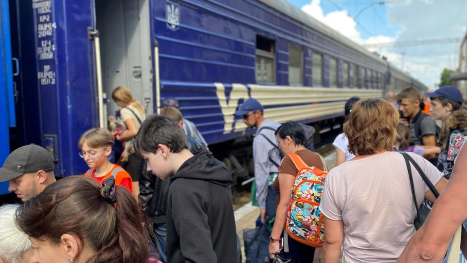 Евакуація із зон підтоплення через теракт на Каховській ГЕС є безкоштовною: що відомо