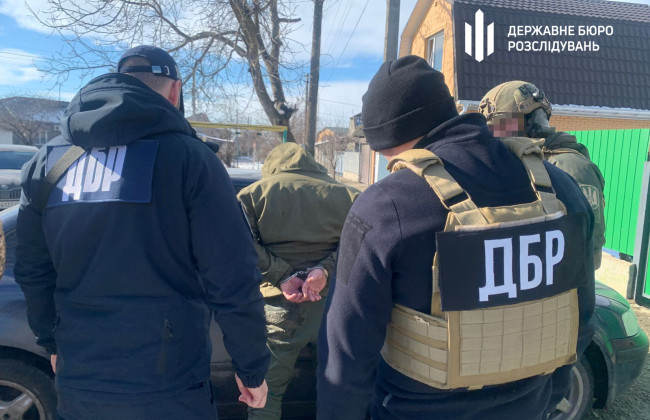 Требовал от жены погибшего воина 150 тысяч грн за оформление выплат: будут судить чиновника воинской части