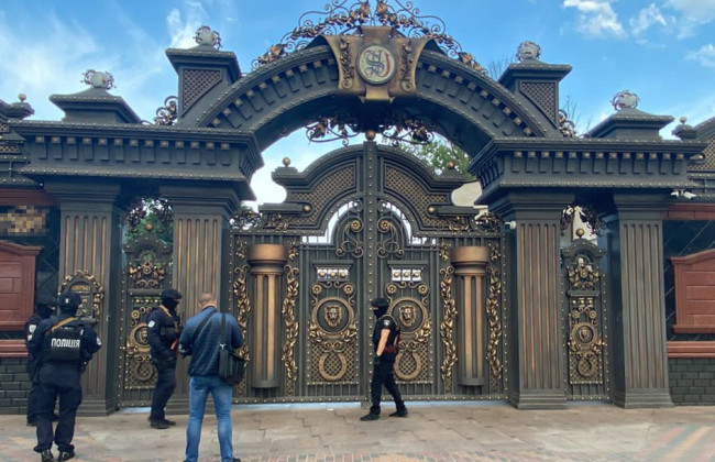 На Дніпропетровщині нелегальний НПЗ виготовляв фальсифікат: поліція викрила махінацію із пальним