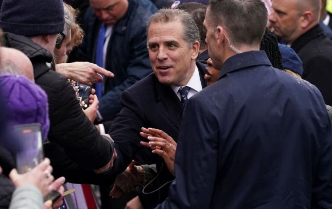 Син президента США Хантер Байден погодився визнати себе винним за двома обвинуваченнями в навмисній несплаті податку на прибуток