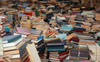 Зеленский подписал закон о запрещении книг и изданий из рф и Беларуси
