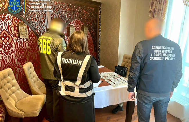Хотів переправити ухилянтів за кордон: на Львівщині громадянин намагався підкупити прикордонницю