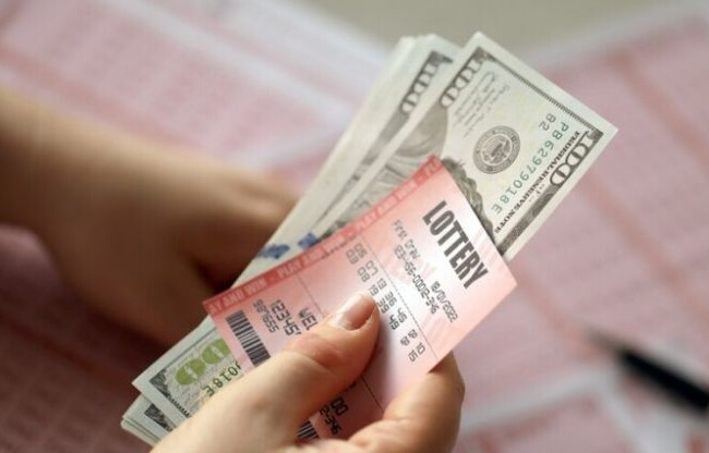 Голос в голове помог женщине выиграть большие деньги в лотереи