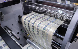 Укрпочта выпустит марки с разведчиками и мерч с котом Буданова
