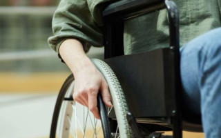 У ПФУ пояснили, чи можна отримувати соцдопомогу по інвалідності з дитинства і пенсію по втраті годувальника одночасно