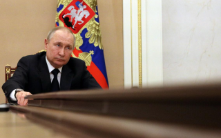 Путин подписал закон, разрешающий задерживать россиян за нарушение режима военного положения