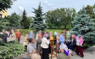 На Киевщине во время процедуры перехода верующих с УПЦ в ПЦУ возник конфликт между сторонами