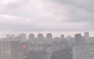 Київ накрила потужна злива: відео негоди