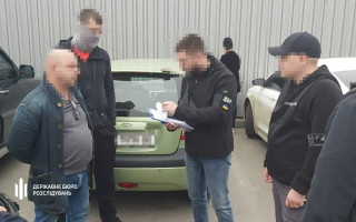 За $3-5 тысяч помогали избежать мобилизации: будут судить работника военкомата и его подельника из Харькова