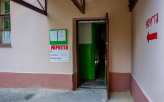 У столиці встановлять електронну систему доступу до укриттів : двері до сховища відчинятимуться чотирма способами