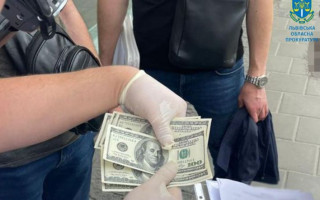 $1300 за снятие ареста с имущества: во Львове на взятке погорела чиновница ГИС