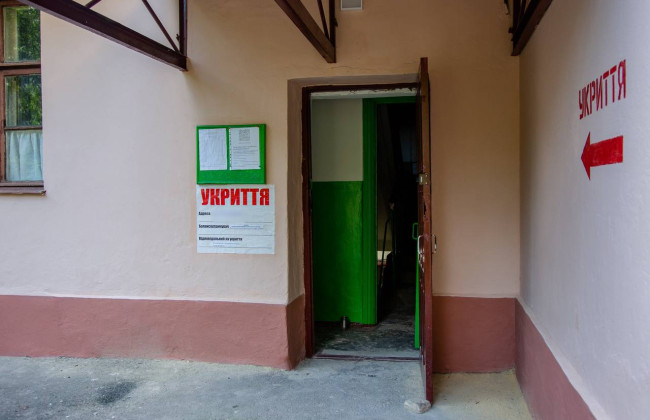 В столице установят электронную систему доступа к укрытиям: двери в хранилище будут открываться четырьмя способами