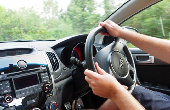 В Украине разрешат авто с правым рулем: для кого парламент принял закон