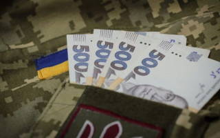 Рада приняла закон о доплатах для военнослужащих: известны суммы