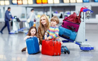 Відтік населення з України збільшився: у Держприкордонслужбі пояснили причину