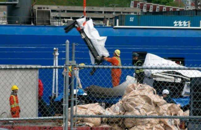 Смертельное путешествие к Титанику: обломки батискафа «Титан» подняли на берег, видео