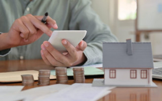 Налоговики разъяснили нюансы исправления ошибки в декларации по налогу на недвижимость