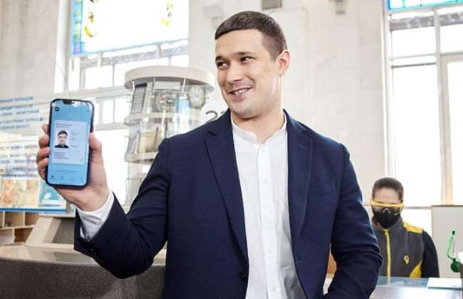 Держпідприємство Мінцифри взялося рекламувати «вирішення юридичних питань» у адвоката зі стажем в рік роботи, ОНОВЛЕНО