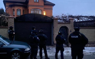 Основатель сети ломбардов предстанет перед судом за финансирование терроризма, фото