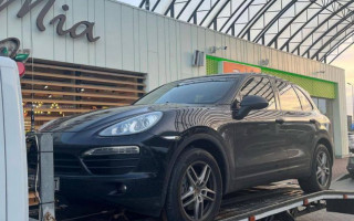 Сломались более 10 авто: во Львове на АЗС разгорелся скандал из-за некачественного бензина, видео
