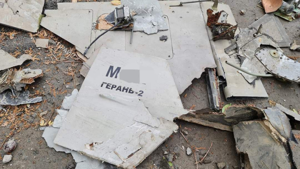 Нічна атака на Київ: від падіння уламків в області пошкоджені будинки, є постраждалий