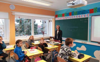 Естонія суворіше каратиме школи, в яких вчителі викладають російською