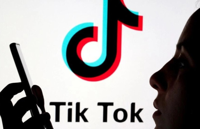 У Франції дітям до 15 років заборонили користуватися соцмережами без дозволу батьків