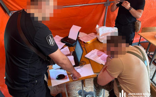 Привласнили 5 млн гривень «бойових» виплат військовим: ДБР викрило схему командира однієї з військових частин