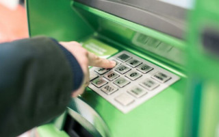 З 1 серпня для поповнення картки готівкою через термінал треба буде вказувати номер мобільного телефону, – НБУ