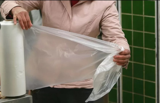 Нова Зеландія першою у світі заборонила всі пластикові пакети в супермаркетах