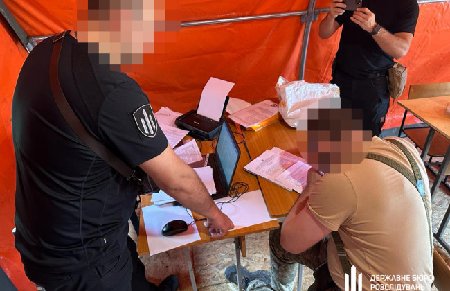 Привласнили 5 млн гривень «бойових» виплат військовим: ДБР викрило схему командира однієї з військових частин