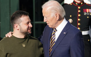 Зеленский призвал Байдена немедленно пригласить Украину в НАТО, — СМИ
