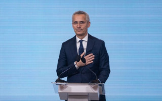 Йенс Столтенберг останется на посту генсека НАТО еще на год