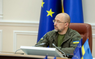Шмигаль закликав місцеву владу прискорити розгляд заяв на єВідновлення
