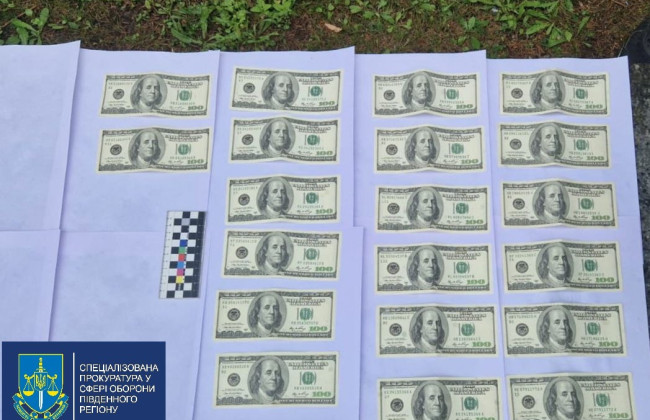 За хабаря обіцяв вплинути на начальника медчастини: на Вінниччині викрито псевдоконтррозвідника СБУ