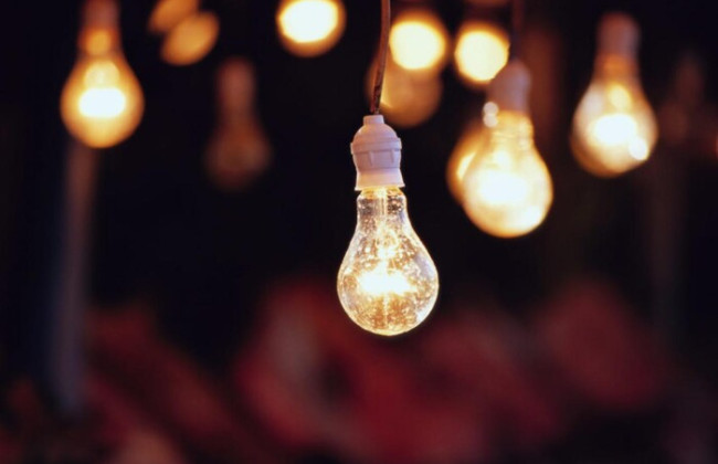 Українців закликали економити електроенергію у вечірні години