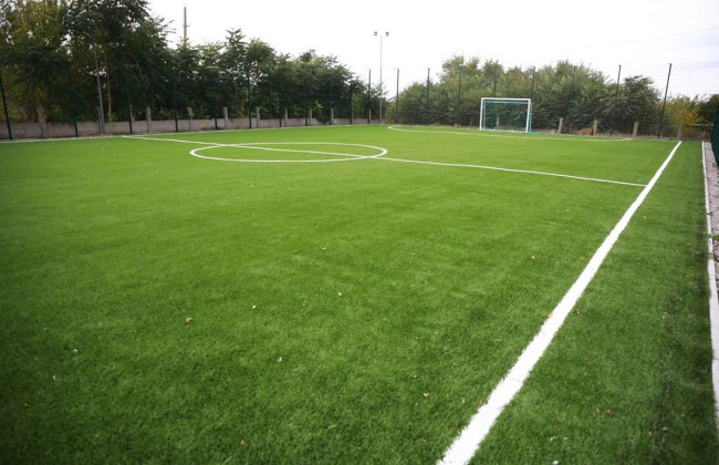 Замдиректора спорткомплексу в Дарницькому районі Києва підозрюють у збитках на понад 2 млн грн при ремонті стадіонів