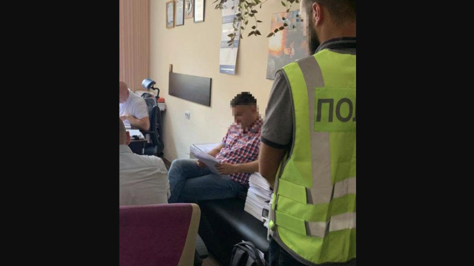 Збитки у майже 2 млн грн: повідомлено про підозру заступнику директора Київавтодору