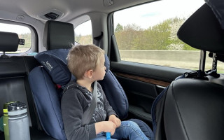 В Германии хотят запретить курение в автомобилях с детьми