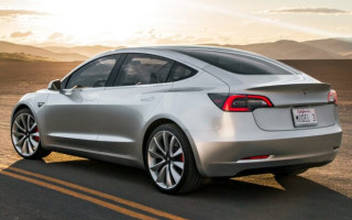 Tesla обіцяє зробити знижку в 500$ новим покупцям електрокарів, однак її не так просто отримати