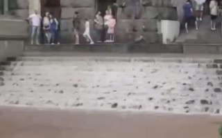 Київ накрила сильна злива, підтопило навіть ТЦ Ocean Plaza: відео