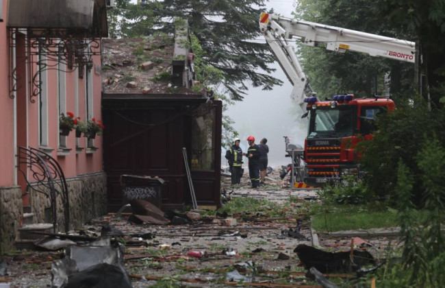 Ракетный удар рф по Львову: количество жертв резко возросло