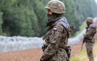Польша усиливает границу с Беларусью: к востоку страны отправили тысячу военных