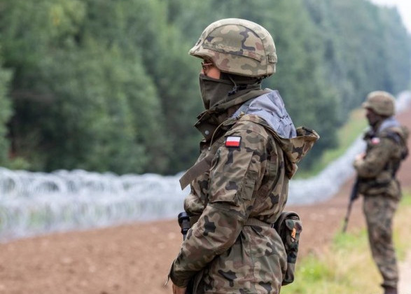 Польща посилює кордон із Білоруссю: на схід країни відправили тисячу військових