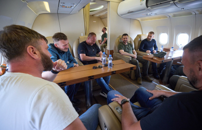 В Офісі Президента розповіли деталі повернення п’ятьох захисників «Азовсталі», які перебували в Туреччині