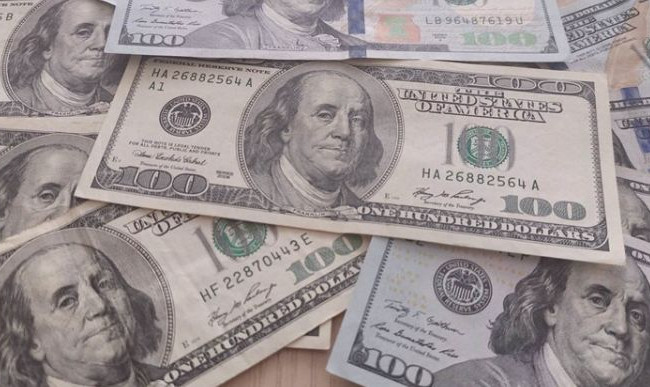 Нацбанк пока не штрафовал банки и обменники за отказ принимать «старые» доллары