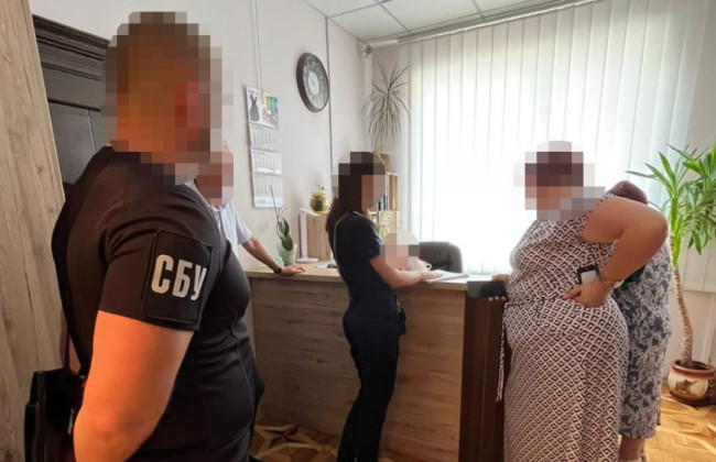 Незаконно выплатили премии на 923 000 грн: сообщено о подозрении работникам Службы автодорог